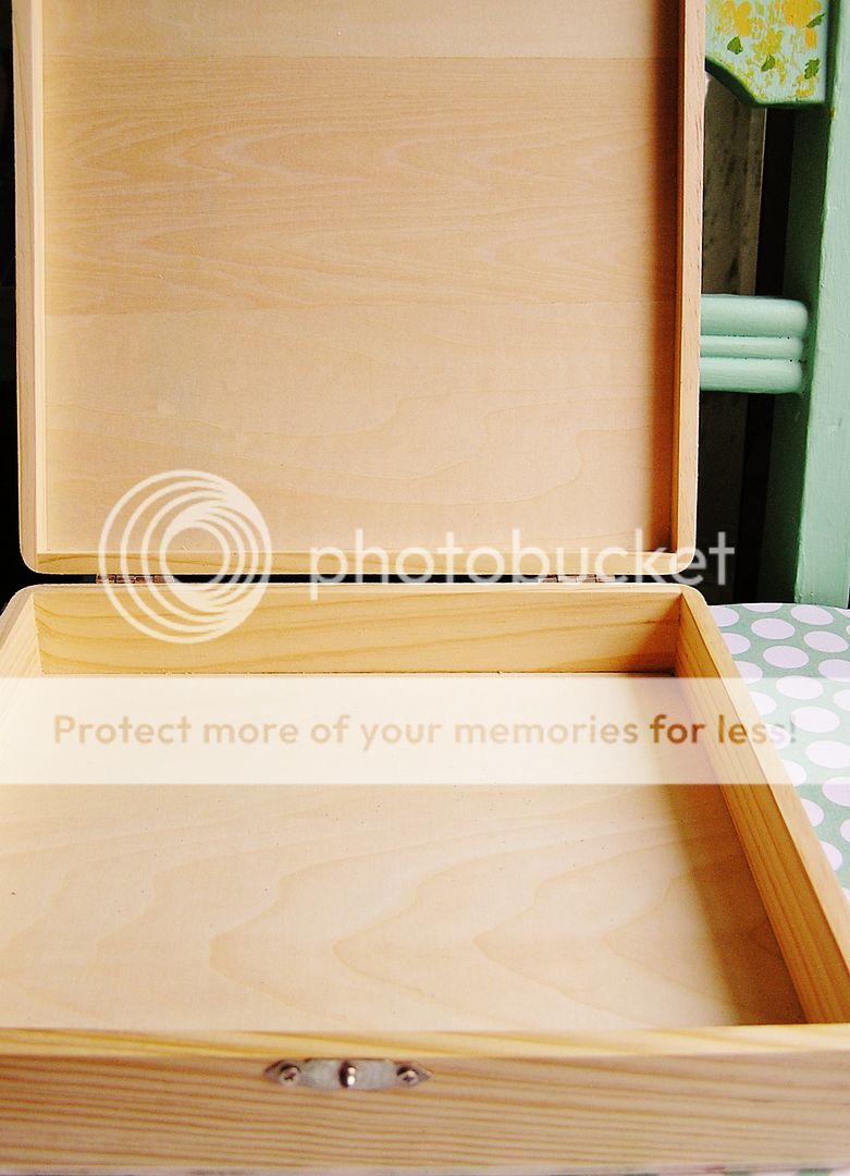 hinged wooden boxes